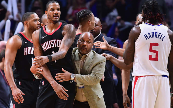 trevor-ariza-fight.jpg